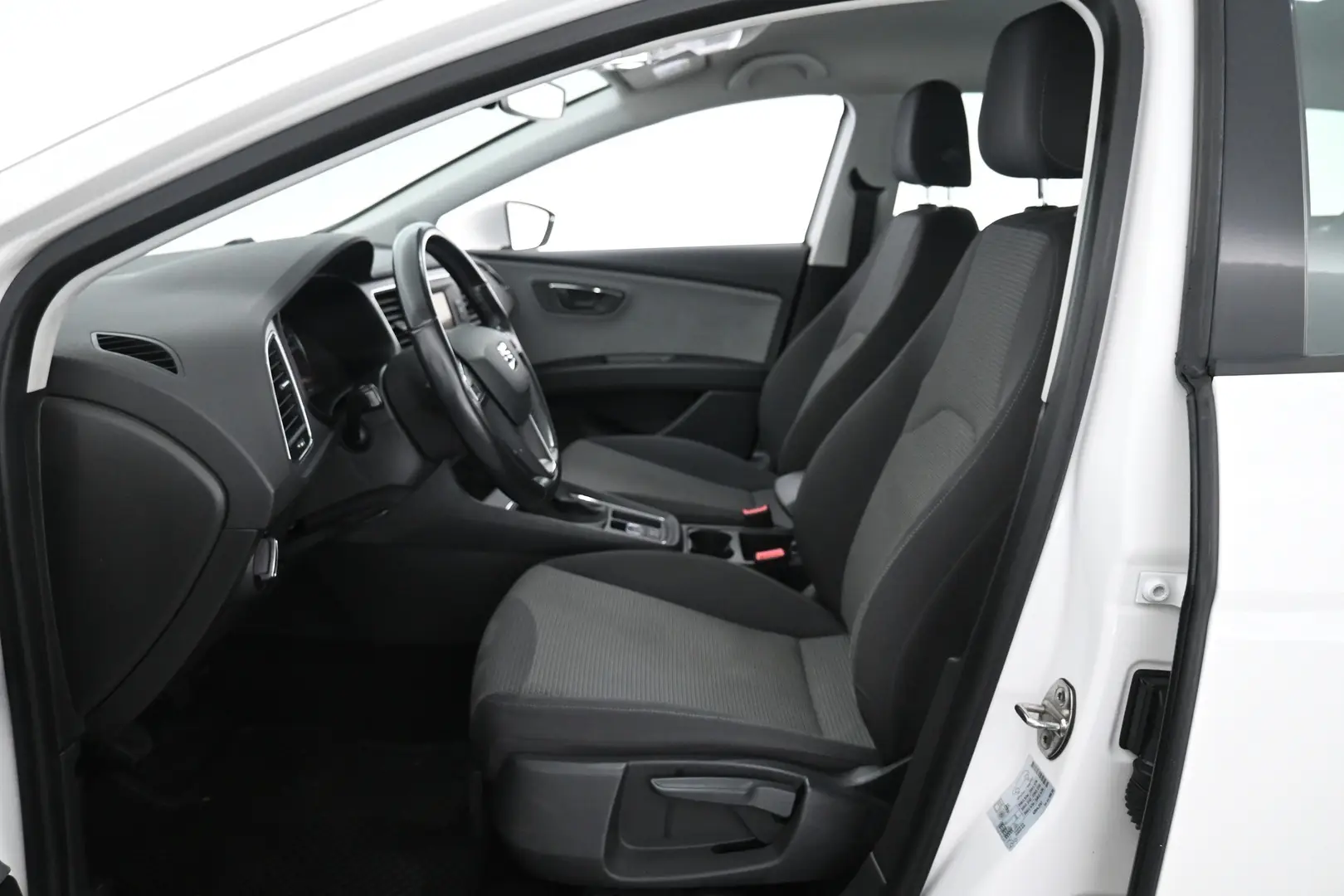 Car Image - 3LmXBJKVWY0RMYwIldJ1TZ