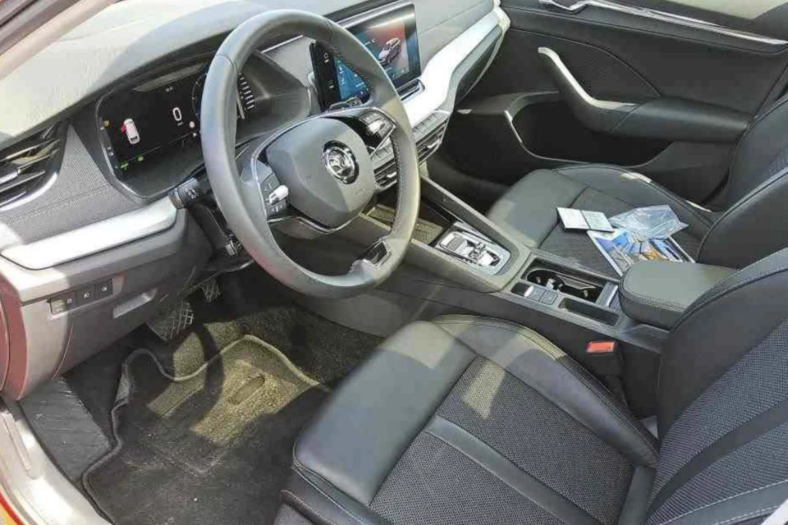 Car Image - w0tvPei1MjqSjz2OxeGKd