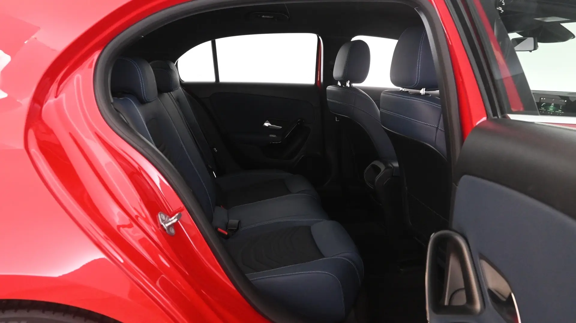 Car Image - Thh5x9bcHRydg9B7Ab7V8
