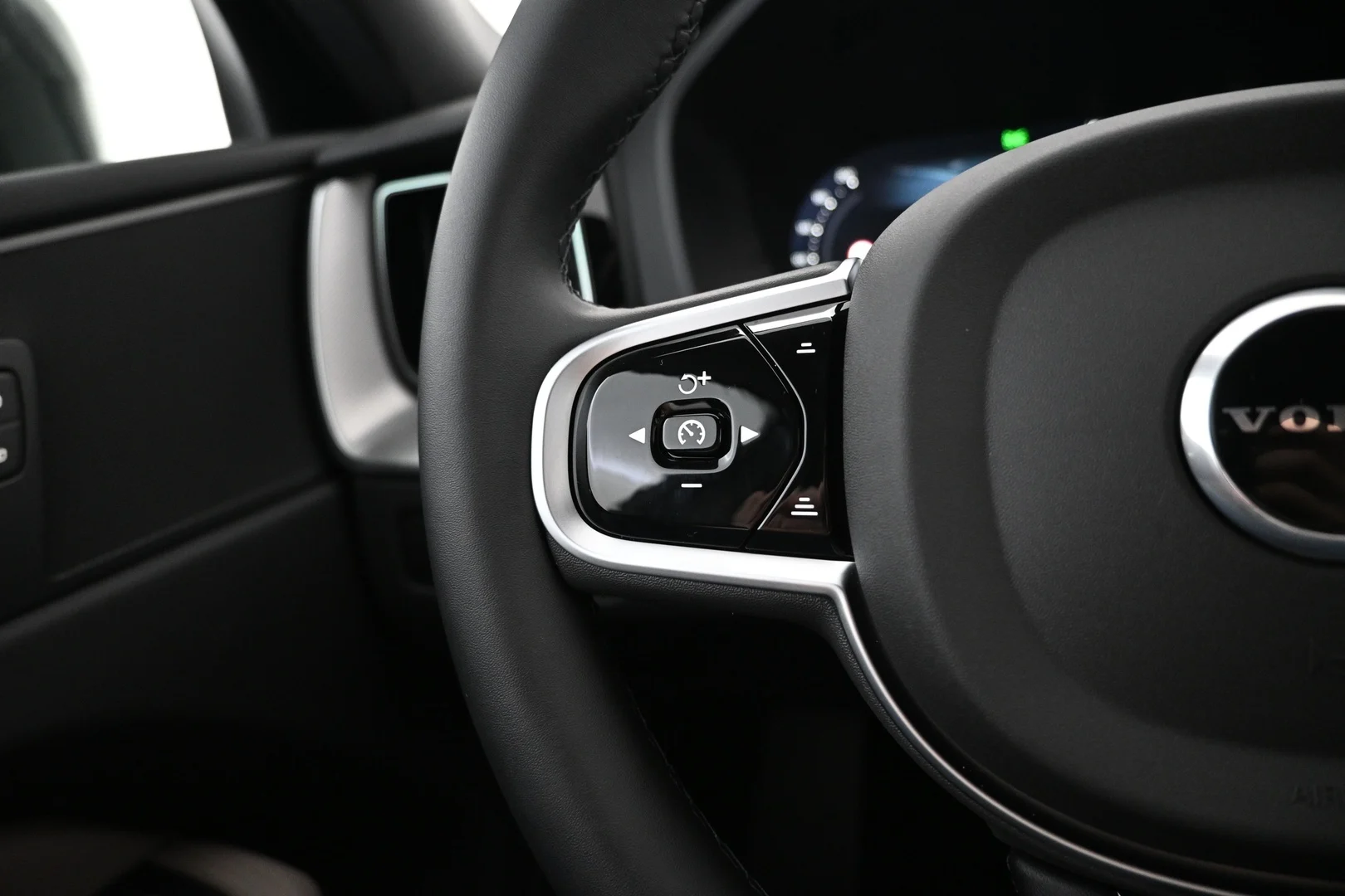 Car Image - sH7zK3ERUXMdXxCOtXhHa