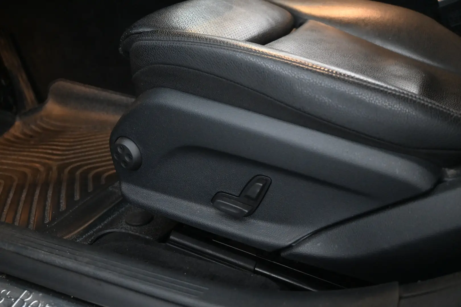 Car Image - 6S7HdpMqQaBxi0x1N3ZODT