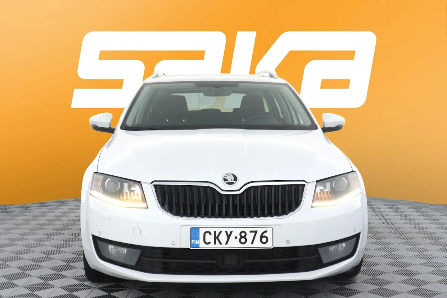 Car Image - 592UTpUE5tDpIW7m4zsieB