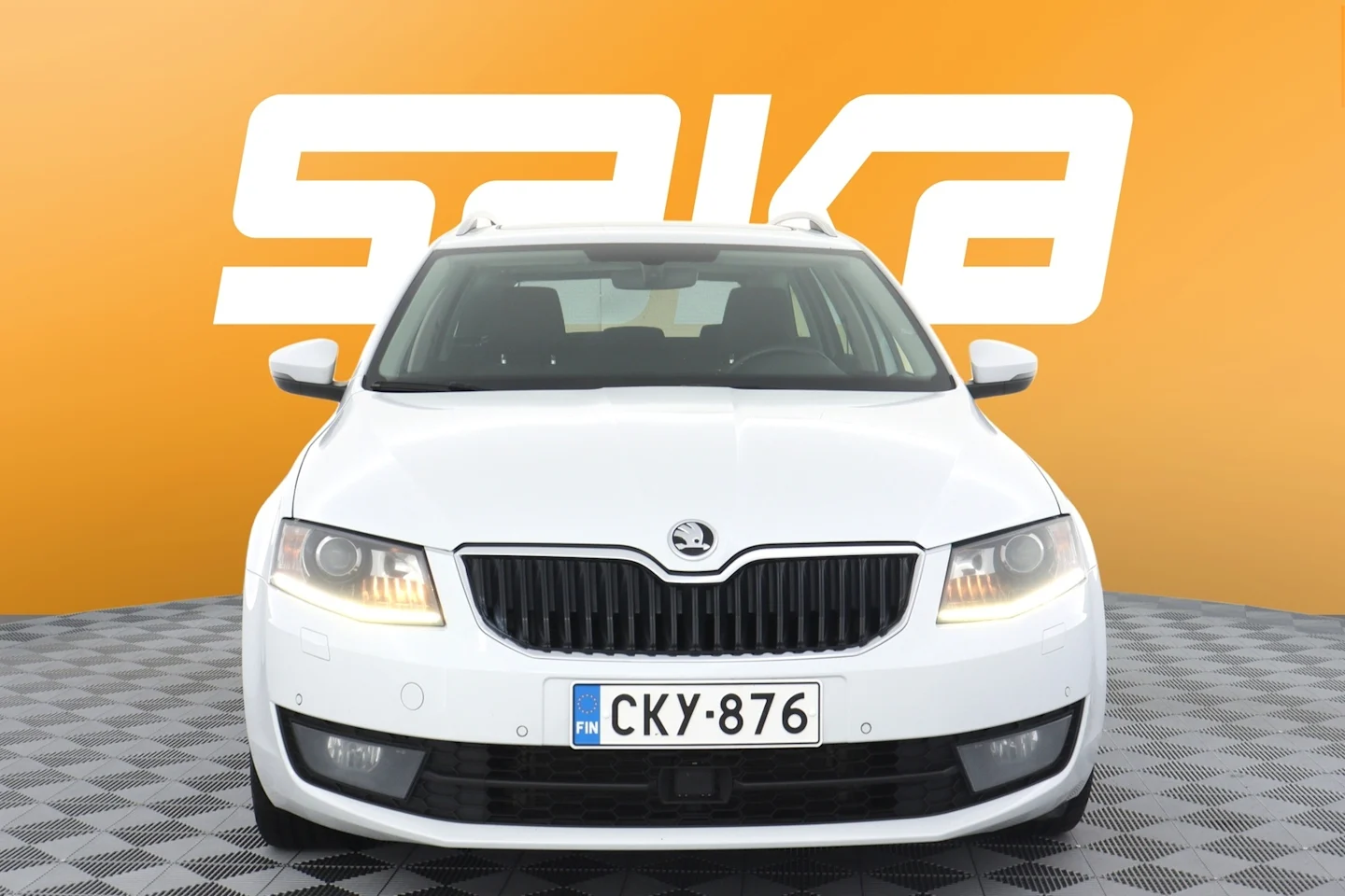 Car Image - 592UTpUE5tDpIW7m4zsieB