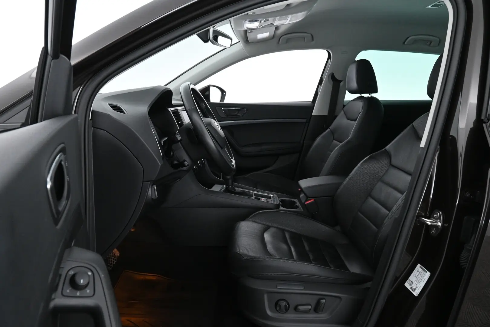 Car Image - 39ngd8bsj3lVx5vwpIq6Gv
