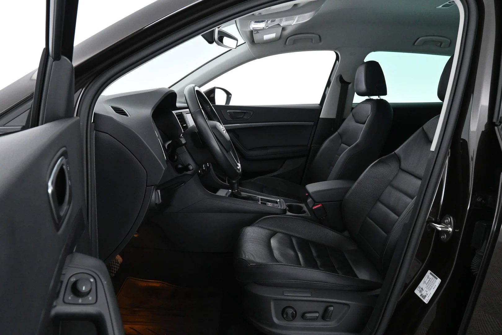 Car Image - 39ngd8bsj3lVx5vwpIq6Gv