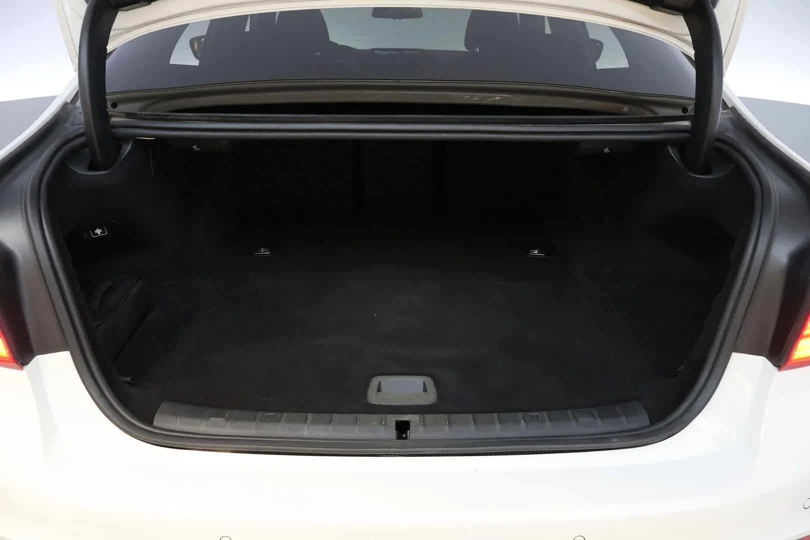 Car Image - 2SnU71N6OOf51jb8rGL6S9