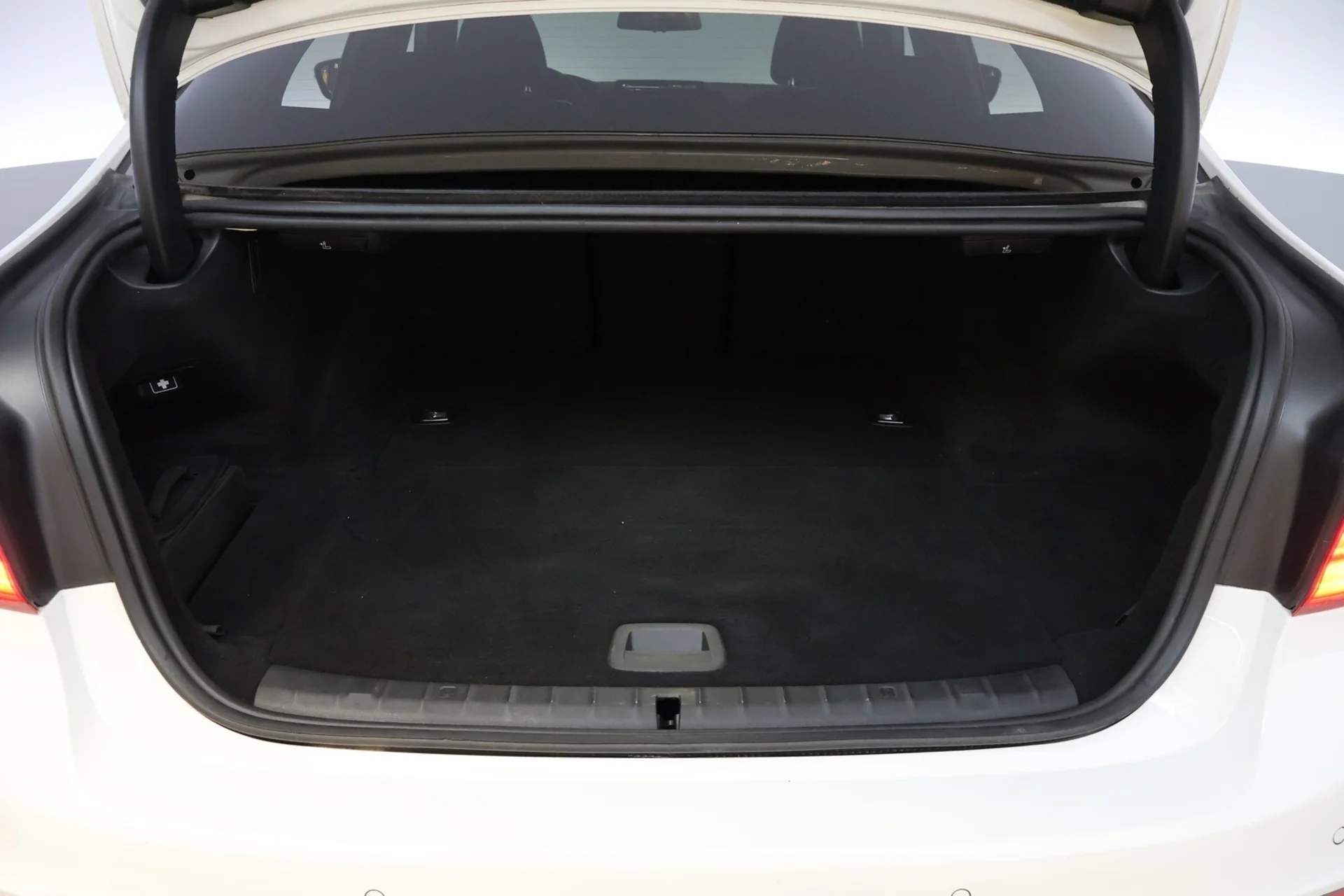 Car Image - 2SnU71N6OOf51jb8rGL6S9