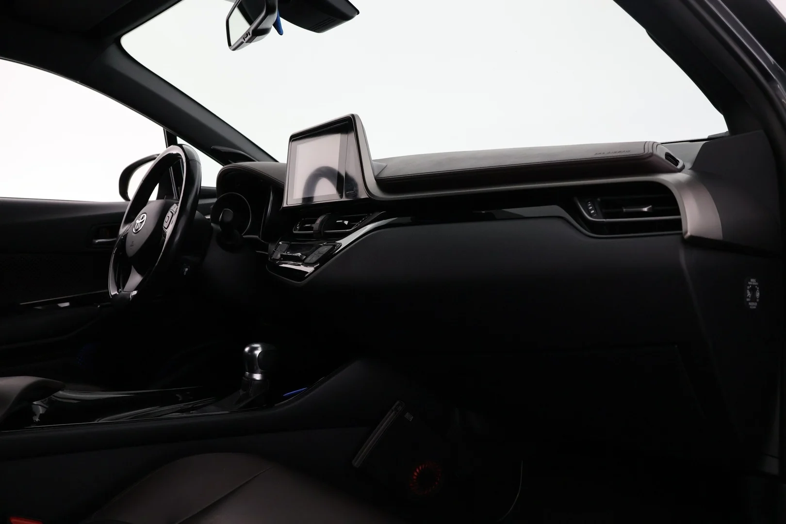 Car Image - w2AOy3omvNJ0c2dxHqdAF