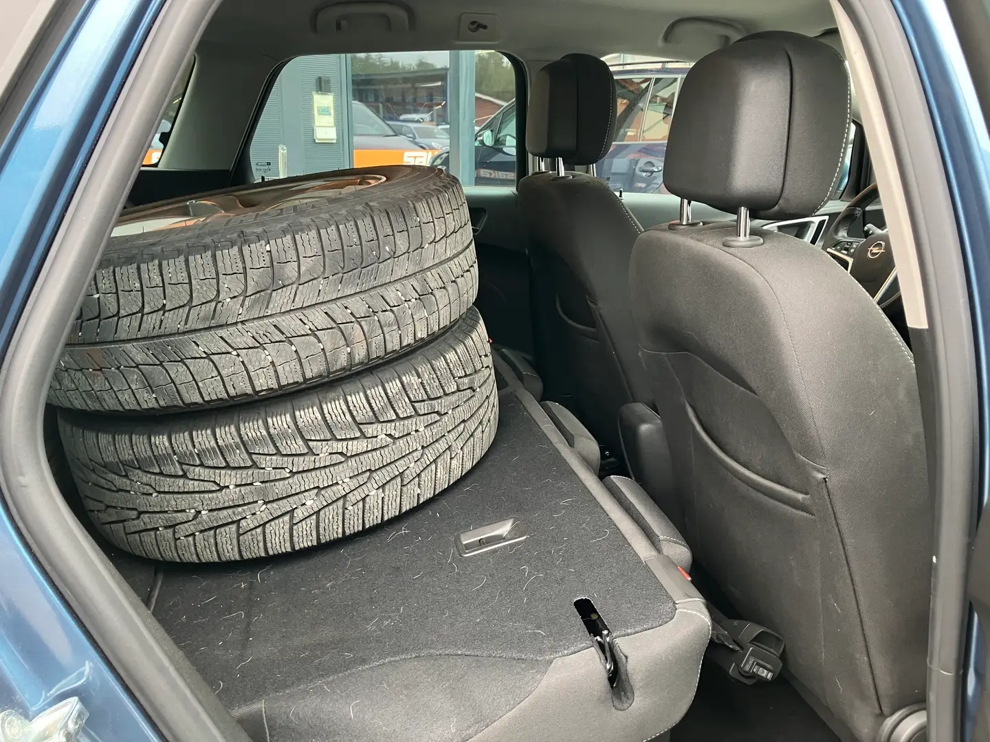 Car Image - 6qKJJzorwlscsbJwx5TNR6