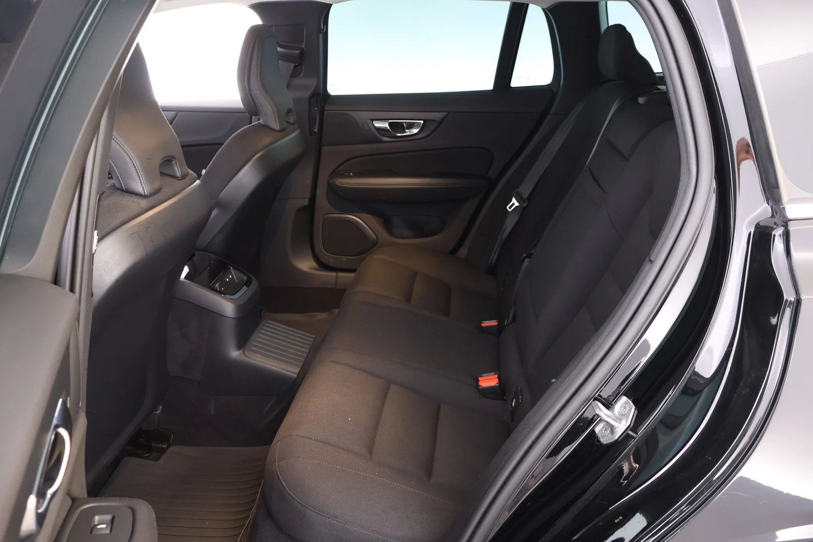 Car Image - svuKXvD721TefXCdGrN9N
