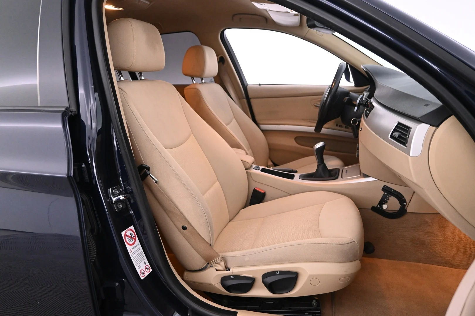 Car Image - 2OsWqZ5rx6WLZC0Ni0y5sR