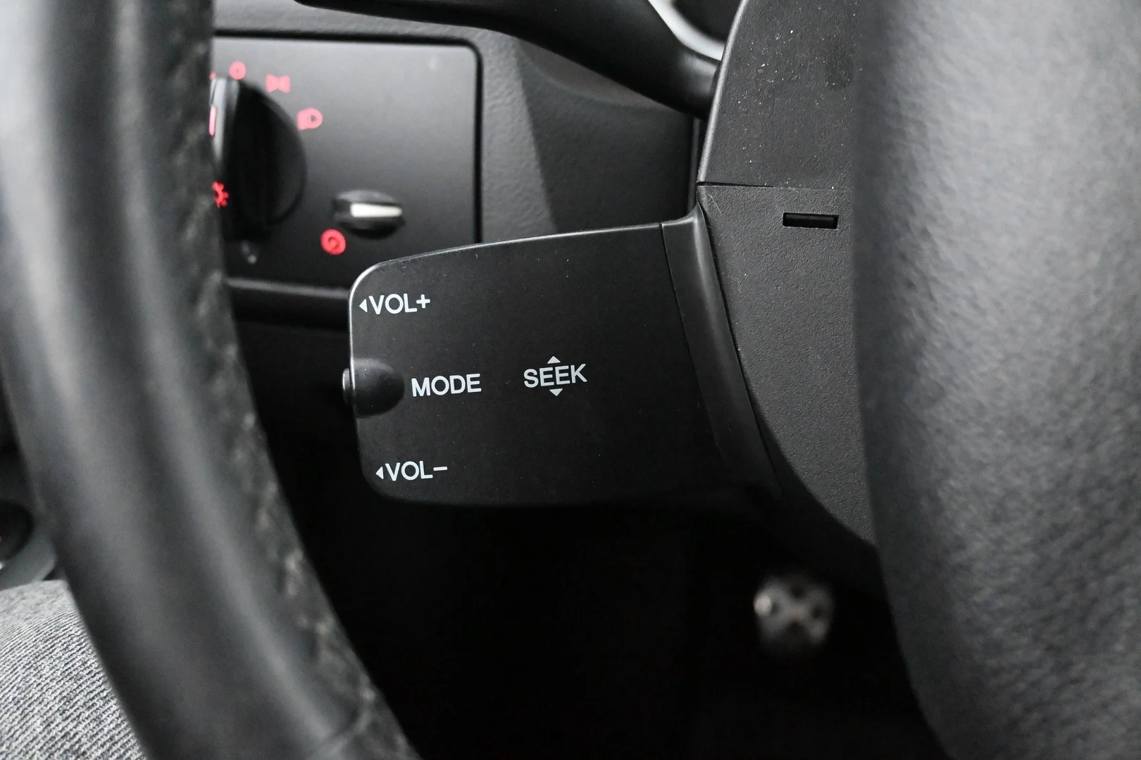 Car Image - RZRAcnmaUxMZu67qYdEMj