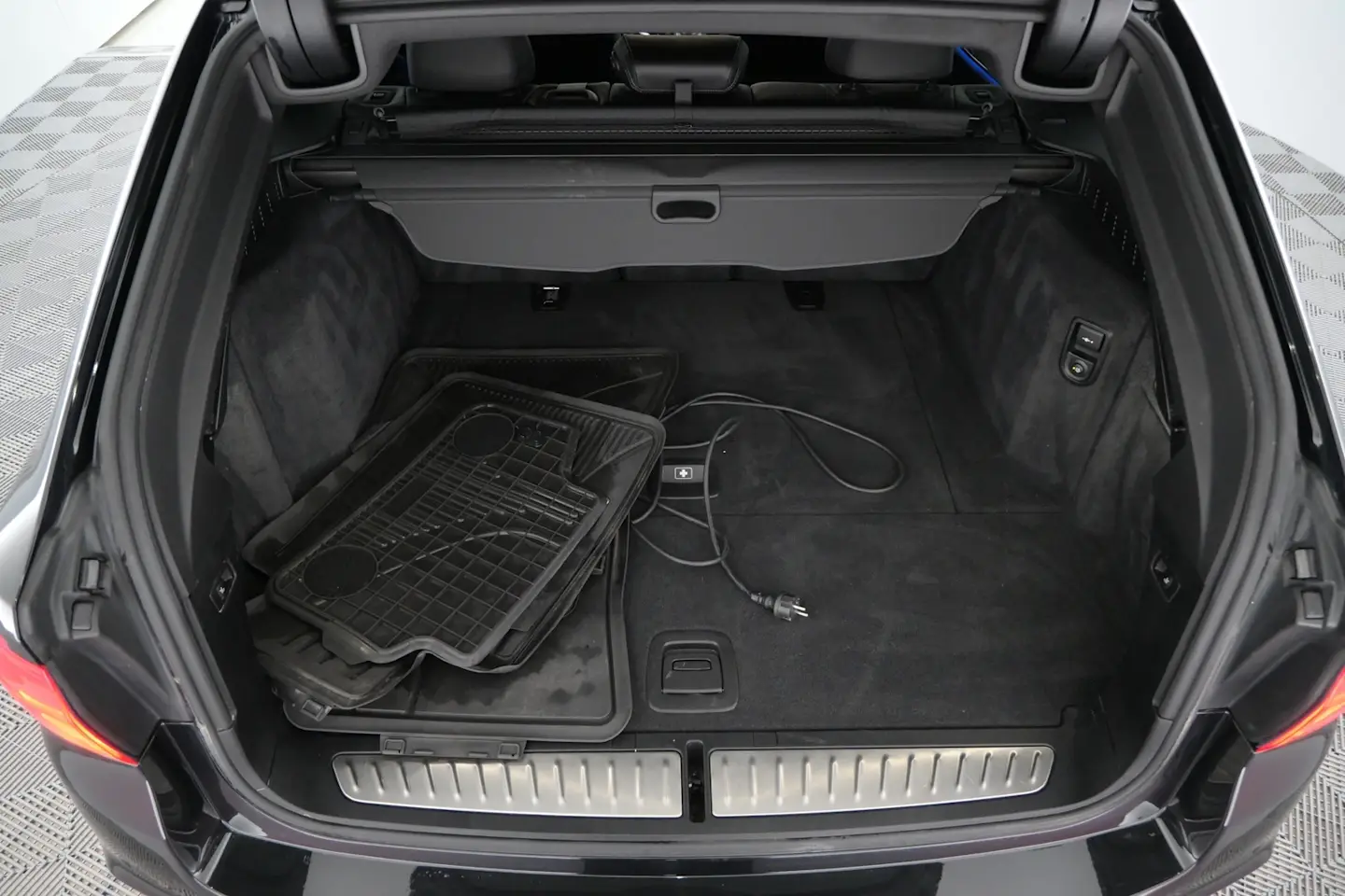 Car Image - 2cstSpAzBwdTJZjz5NxGnB