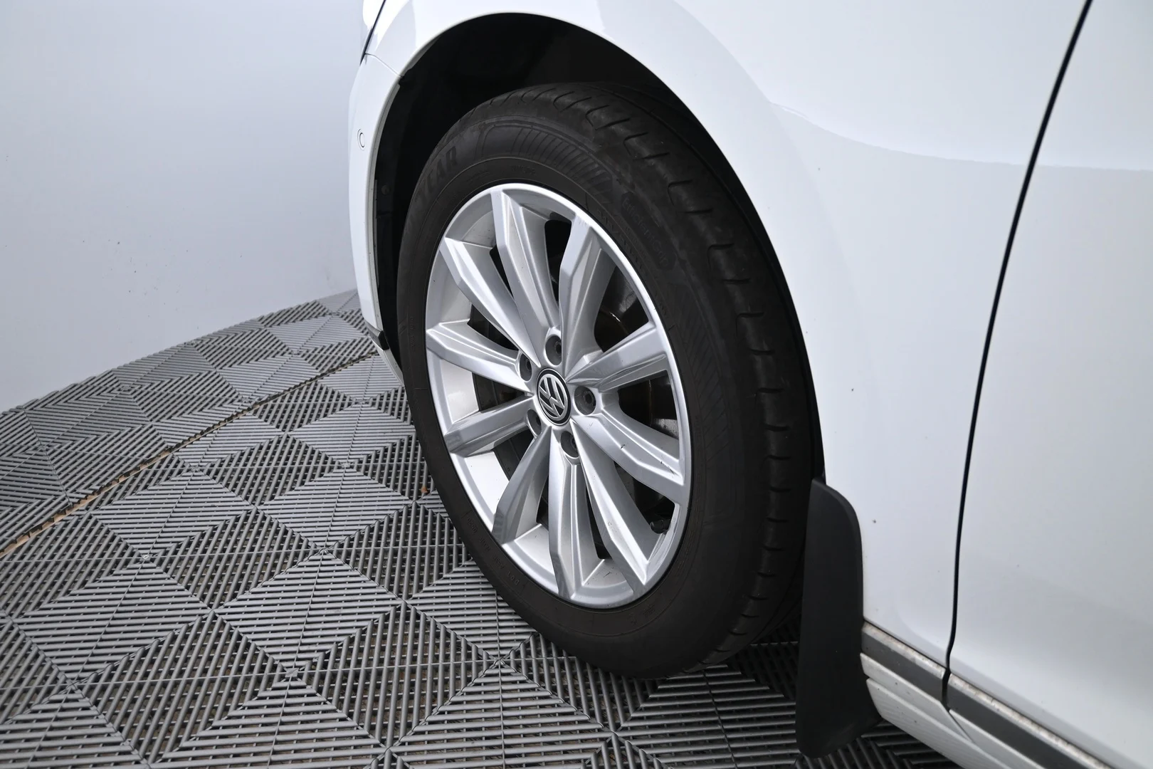 Car Image - 2j2HIMT5A7Anmeu3c7GIie