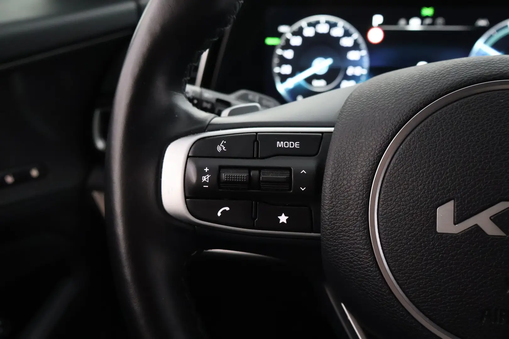 Car Image - 1yqdAczyaTzx3g9MVCuj0G