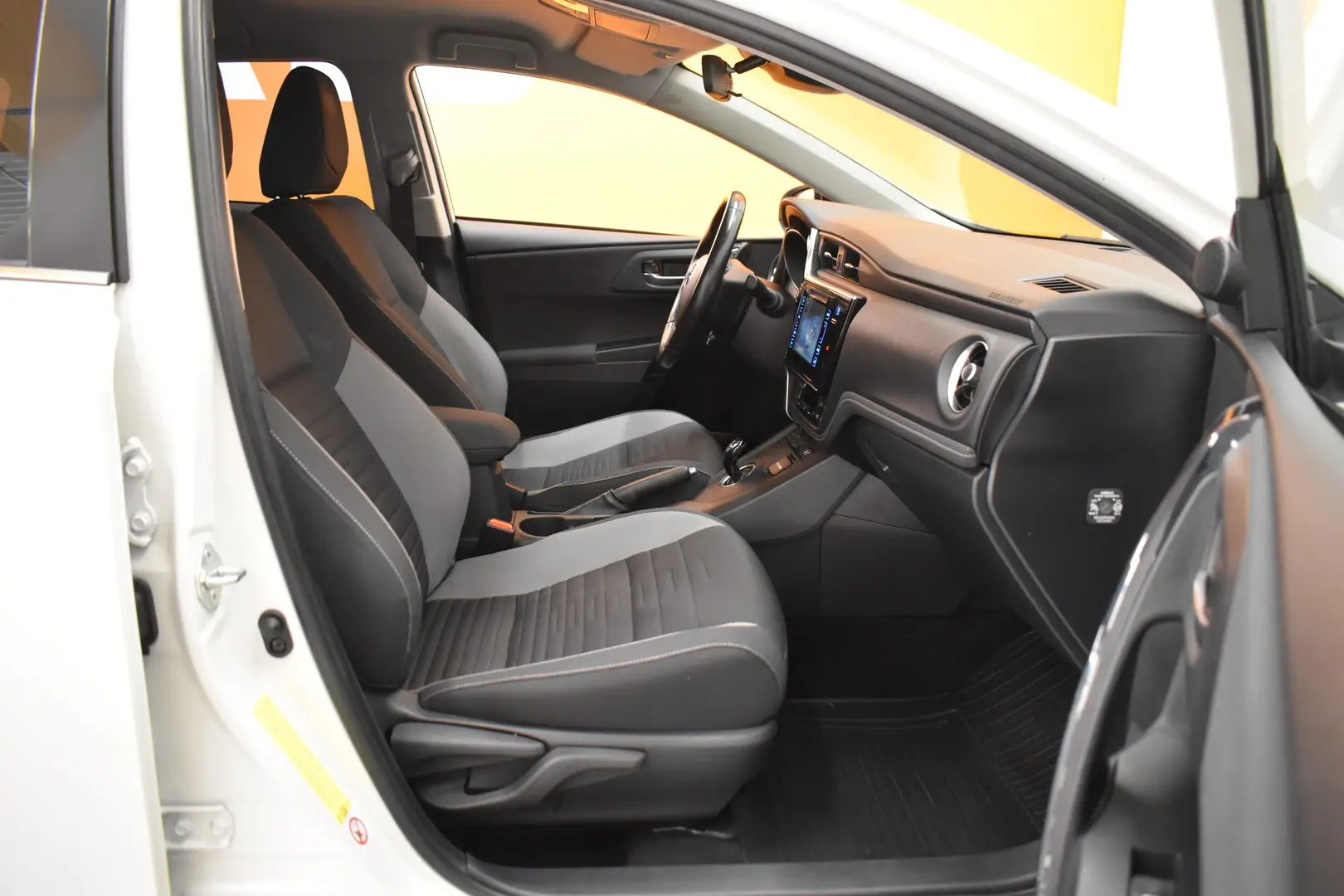 Car Image - 3VrF6LYioPSFDBrxWZtRdR