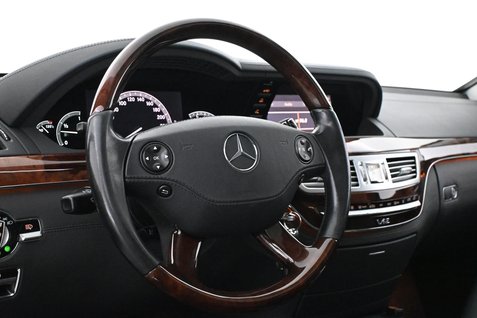 Car Image - 7tEewDUunmshCVIjZRu5lO