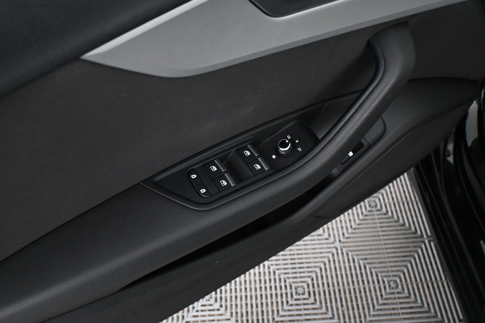 Car Image - 39q3ypuGnLL4P4s0bOcEPP