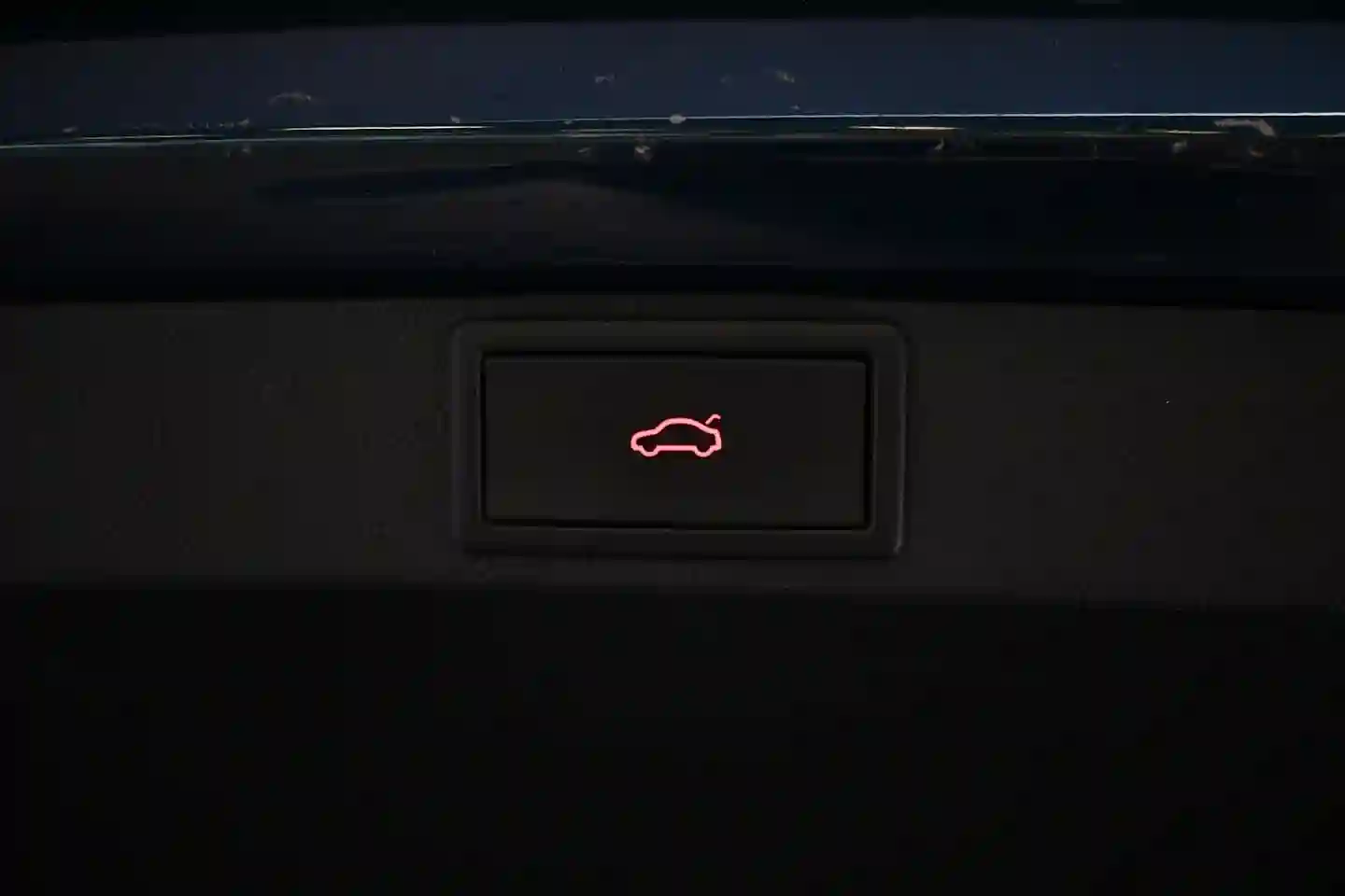 Car Image - 2PnJ3SRVE7LGXO1R6ZIFYL