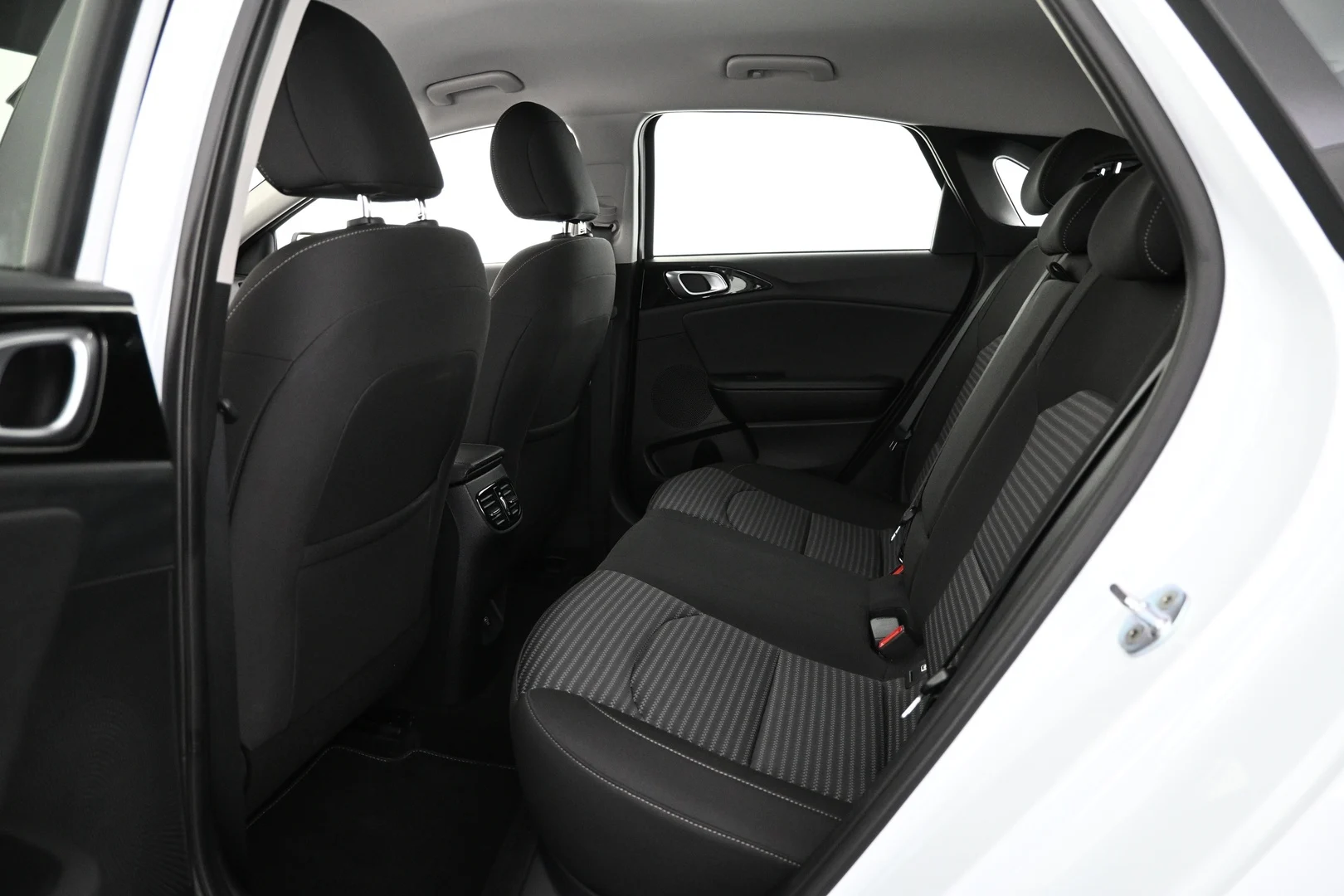 Car Image - 6suuz0Lhh3nEFsBAb8cZP3
