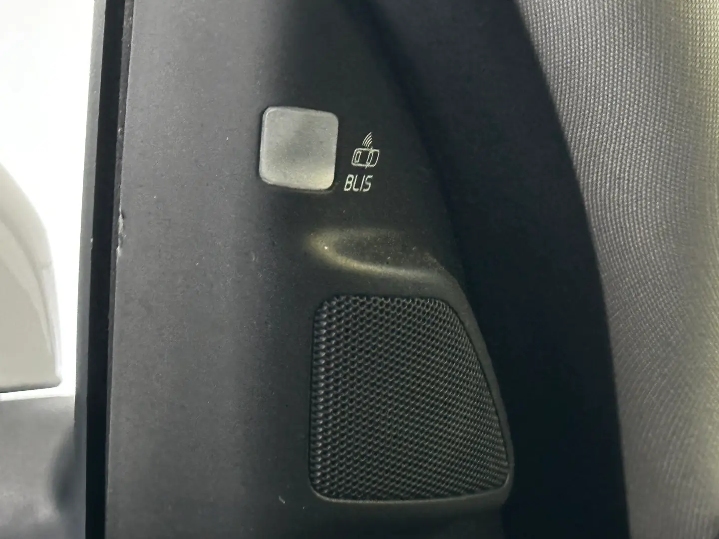 Car Image - 6aVQeKXfVePGTCImnvQENr