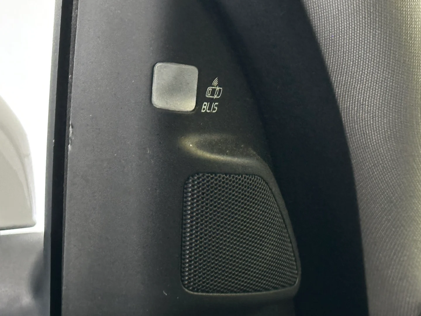 Car Image - 6aVQeKXfVePGTCImnvQENr
