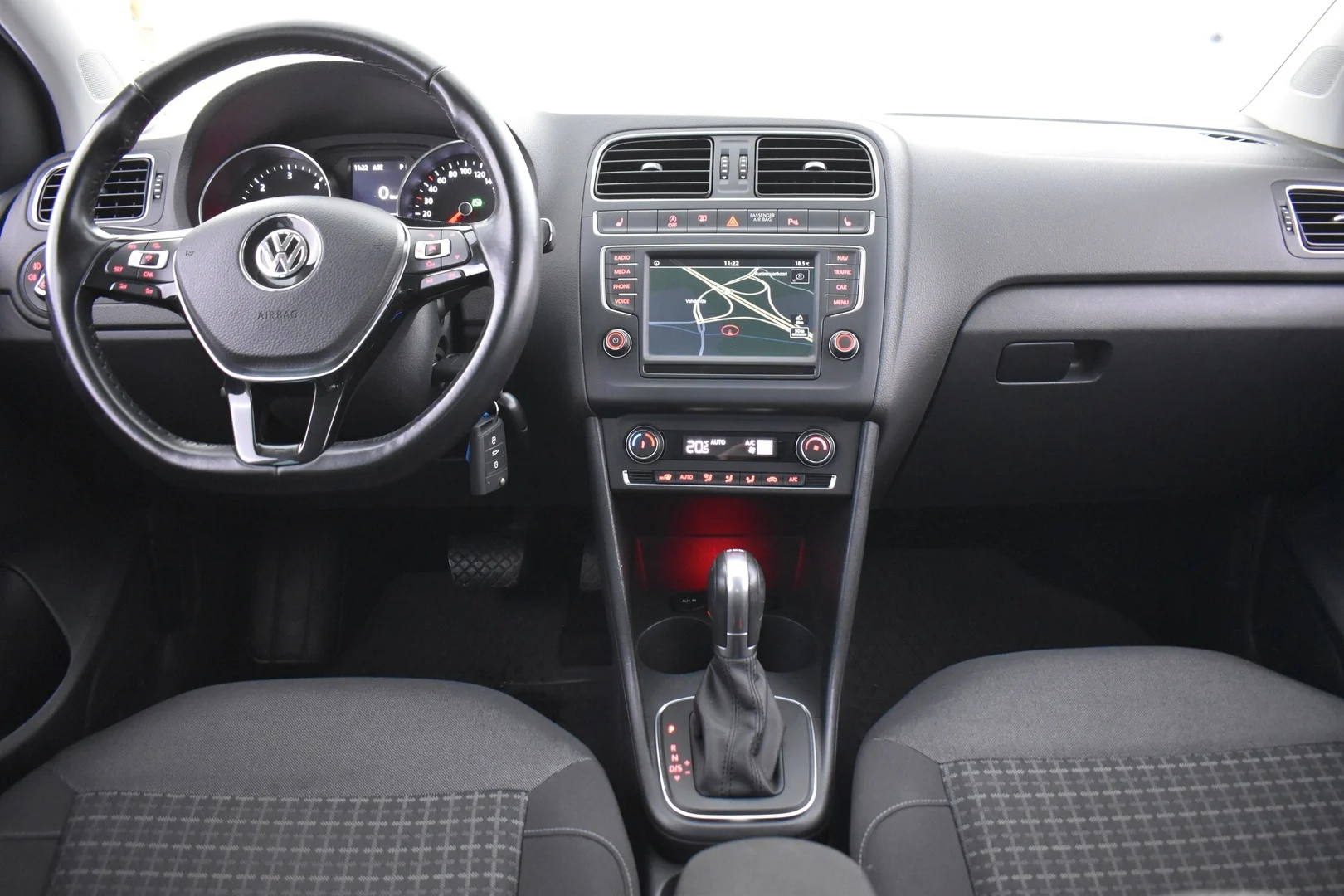 Car Image - 6nXE87nva1b5gO9YUdPaUN