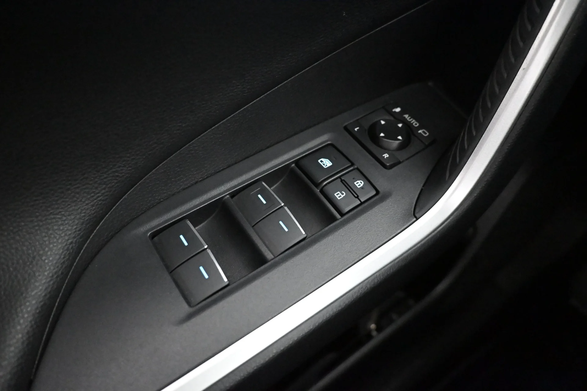 Car Image - 14r7jYxwnQz2dLcu2LDmxW