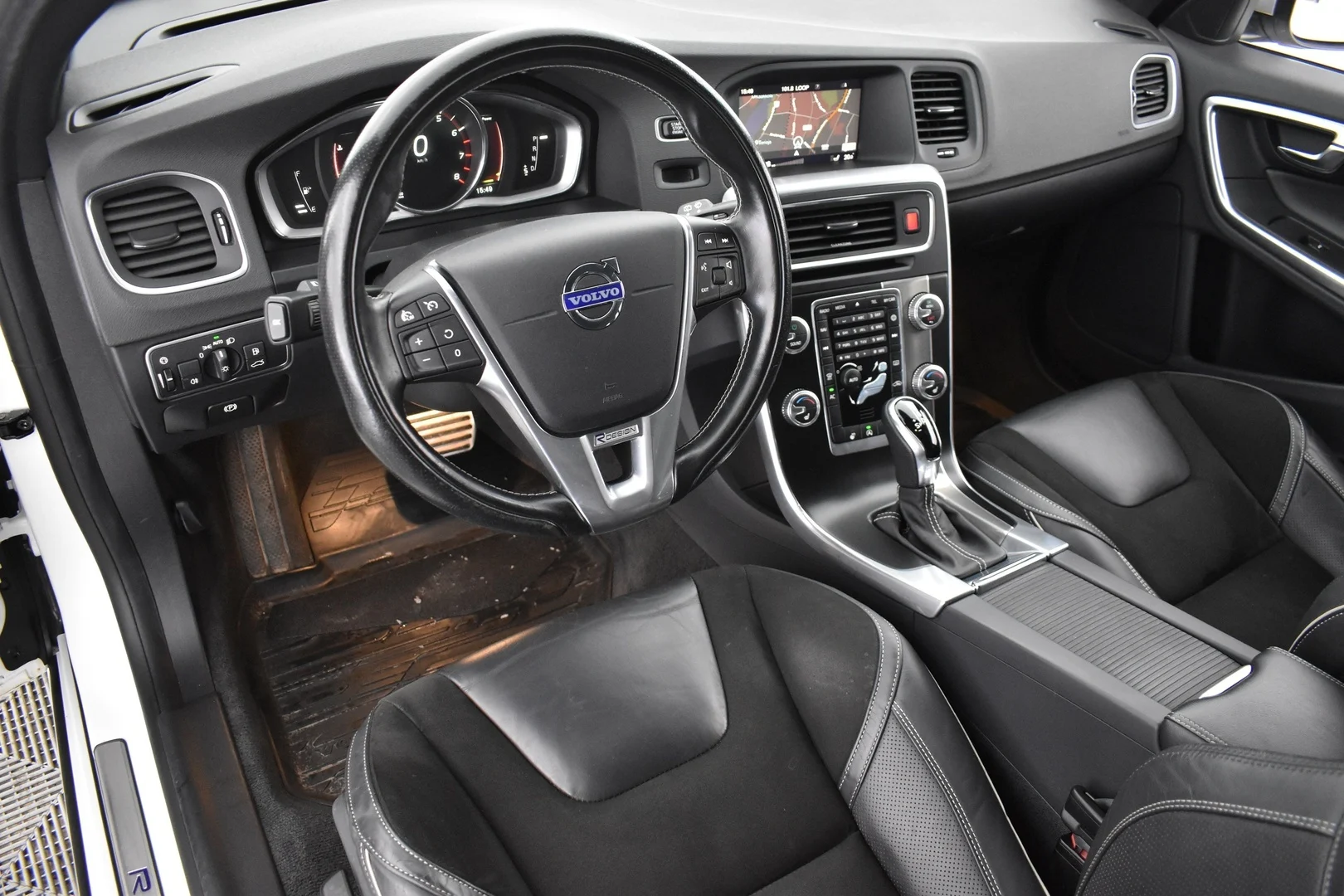 Car Image - 54LTcy9rF8gzXJEKtq6n5N