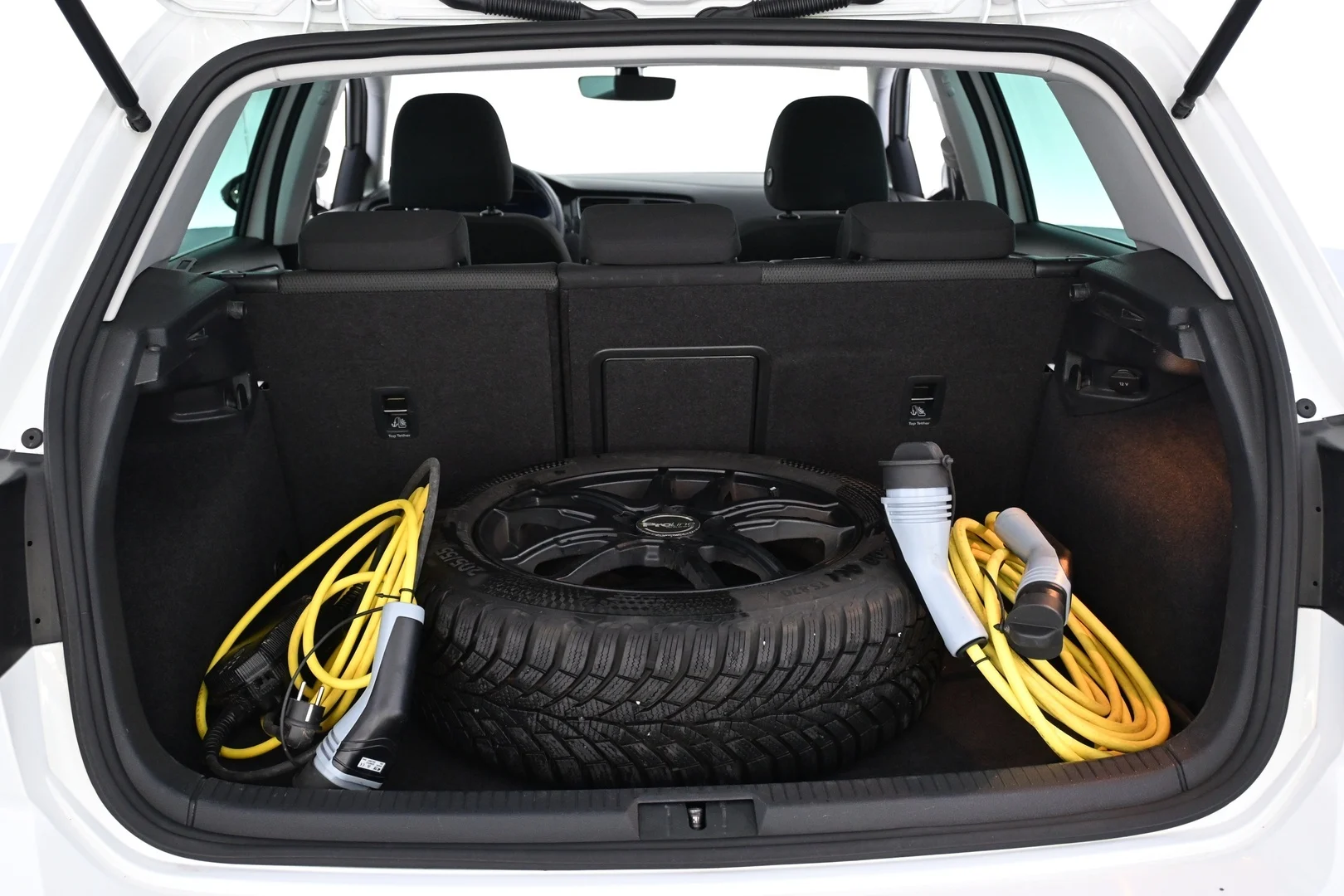 Car Image - 1wnsbnSYrOOyYodzWfT3xU