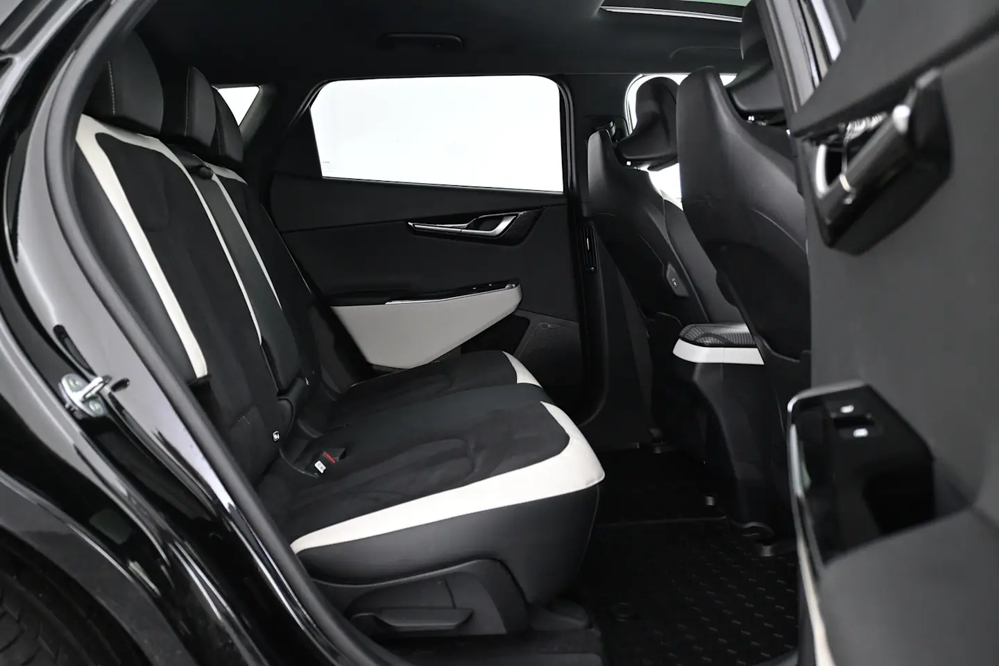 Car Image - 3SKNDgTG4zmmhzXNC604QA