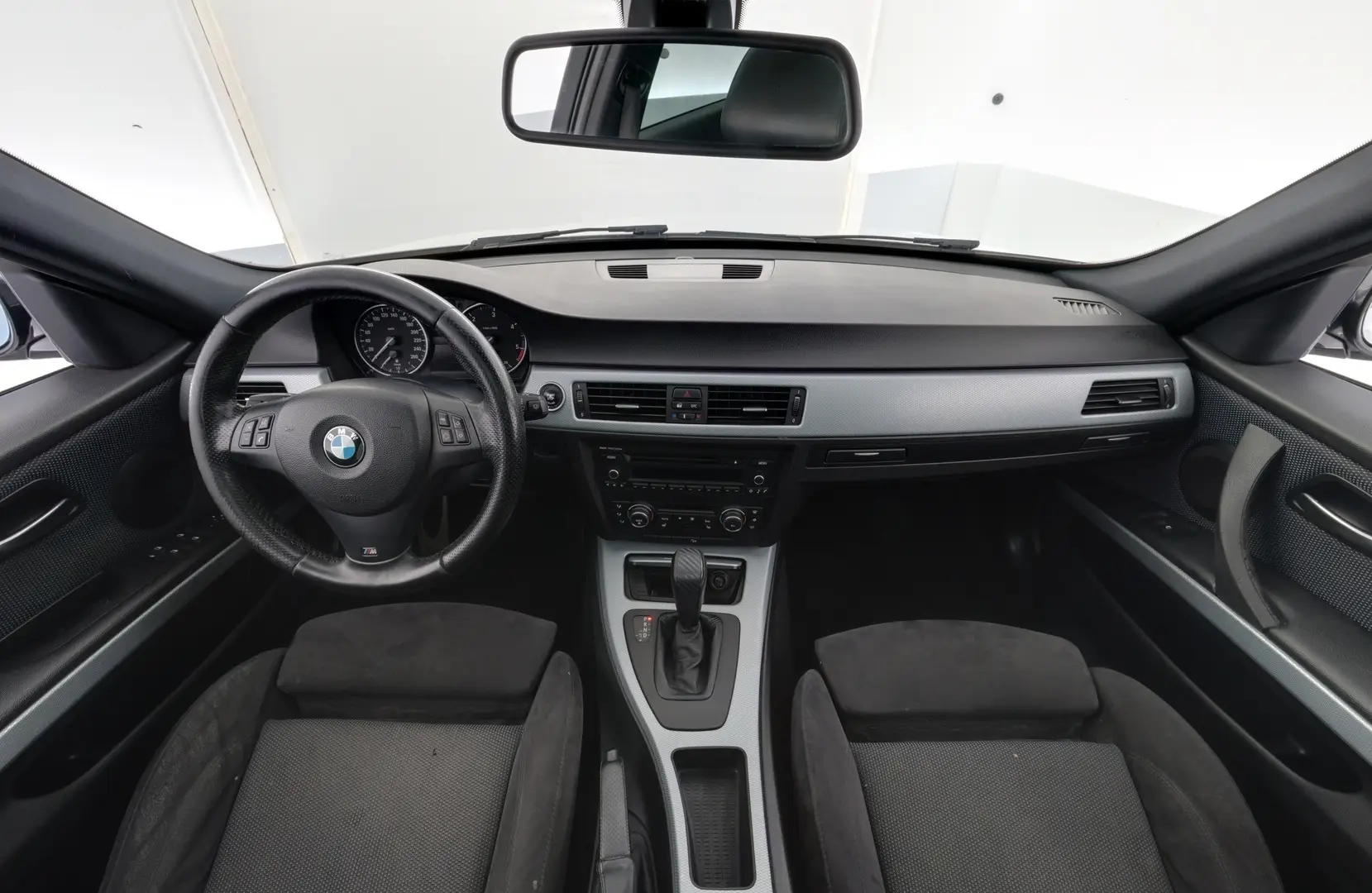 Car Image - 1iYP7cfEd8FWCTWdrMyzLu