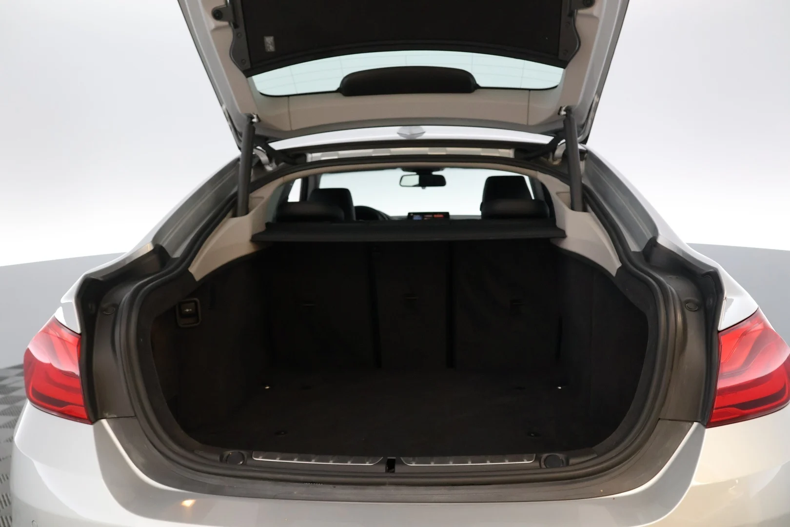 Car Image - 6ttYnP9YoMFNFVB4xac1LS