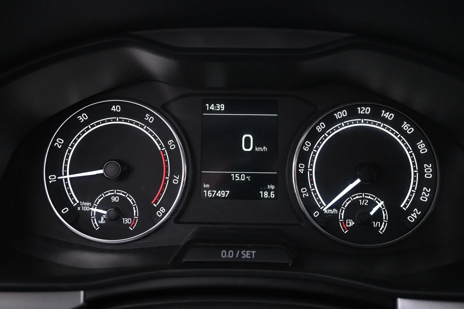 Car Image - 4KHOOK8jHrafjwUmMlBI9W