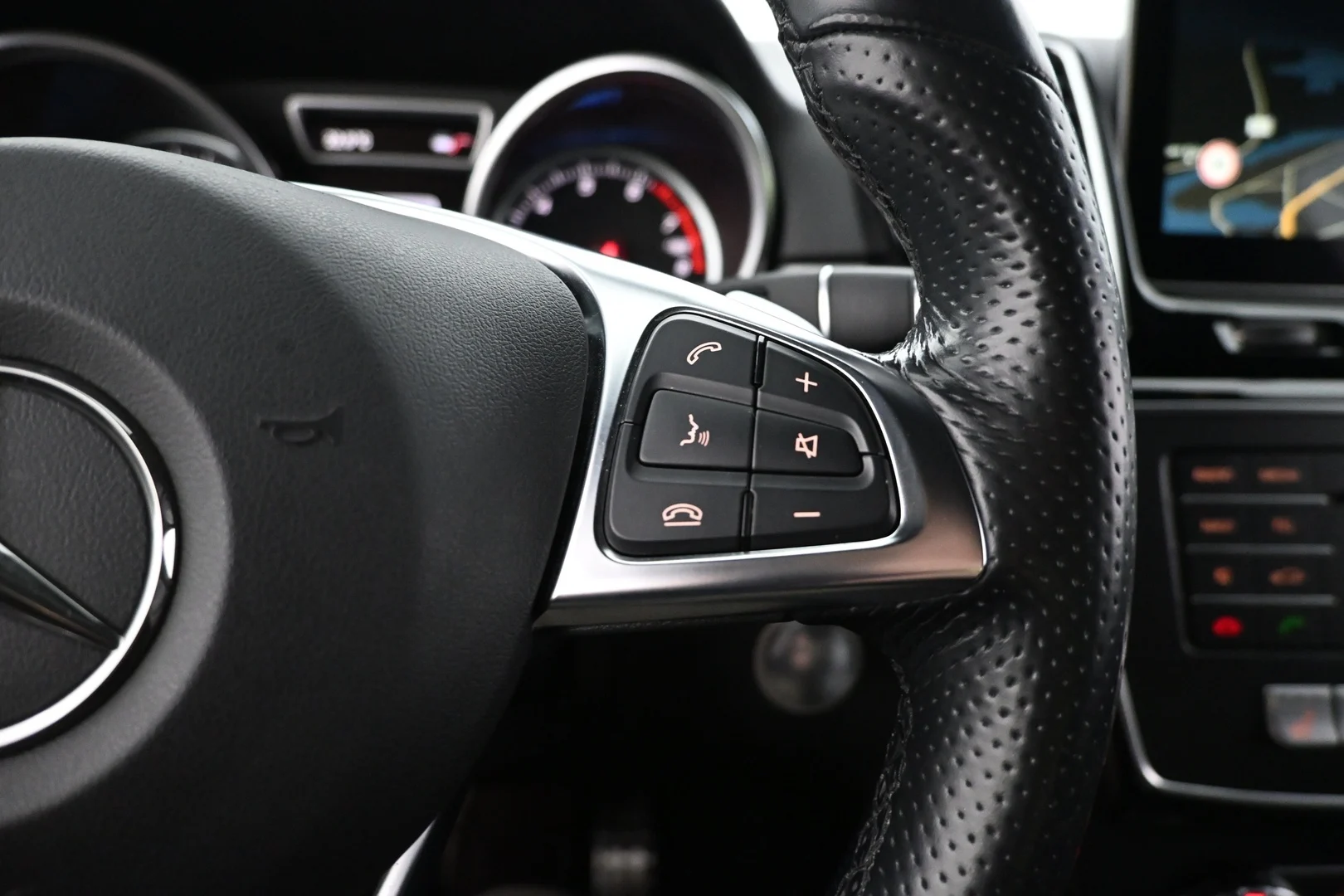 Car Image - 2g6VAabyrnatxh9O1HHNdU