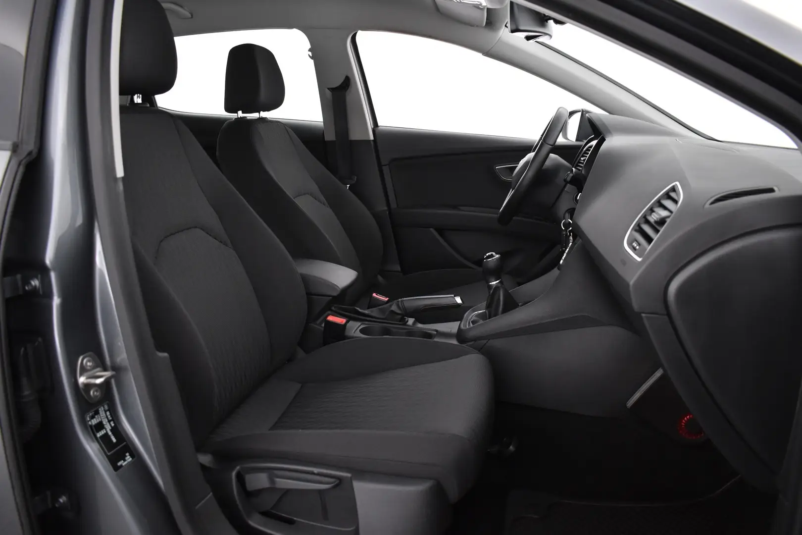Car Image - 2DLf5hhepPJAsYHhngVFzY