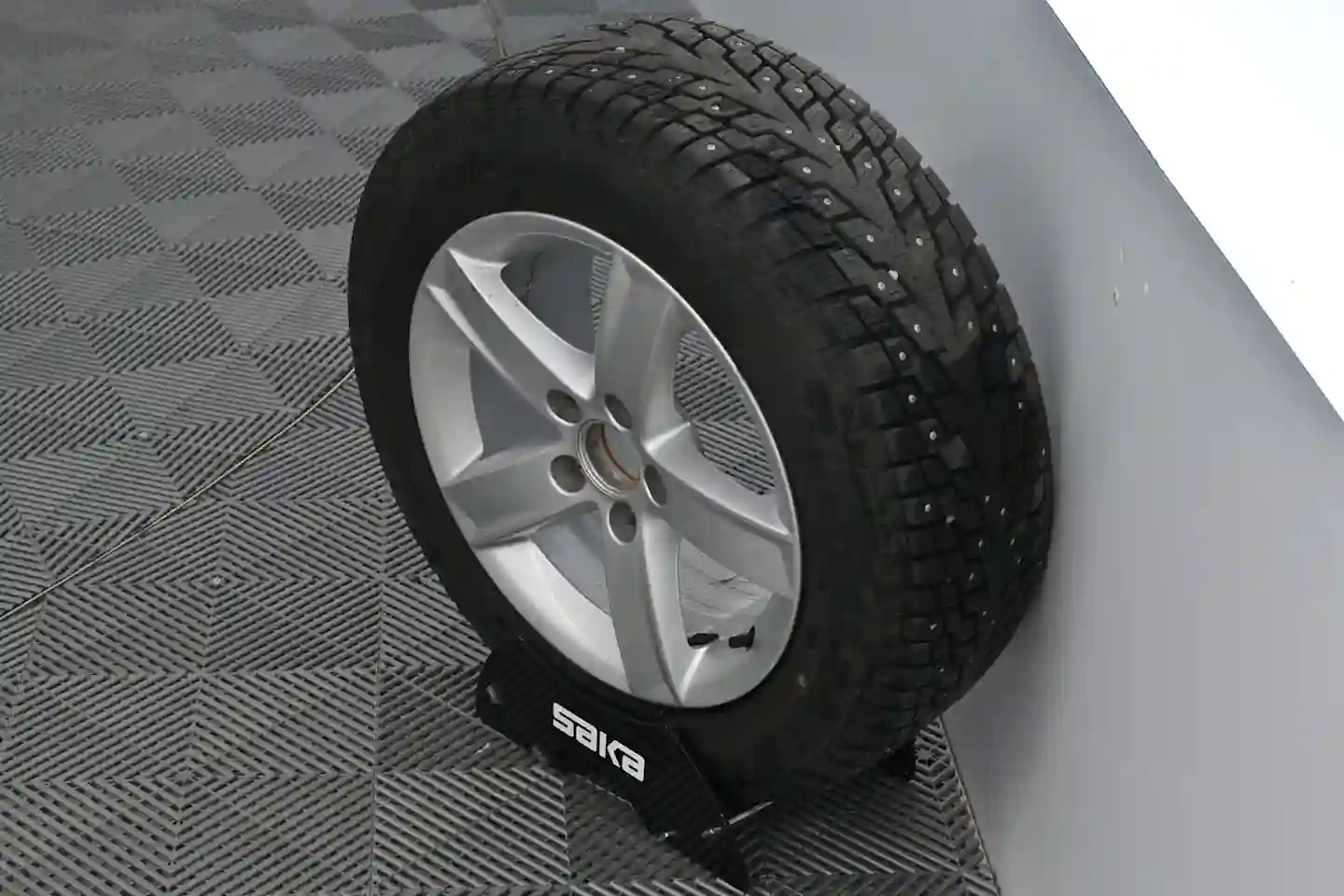 Car Image - 2E6jlw2vdJFrc3lSwAjnuu