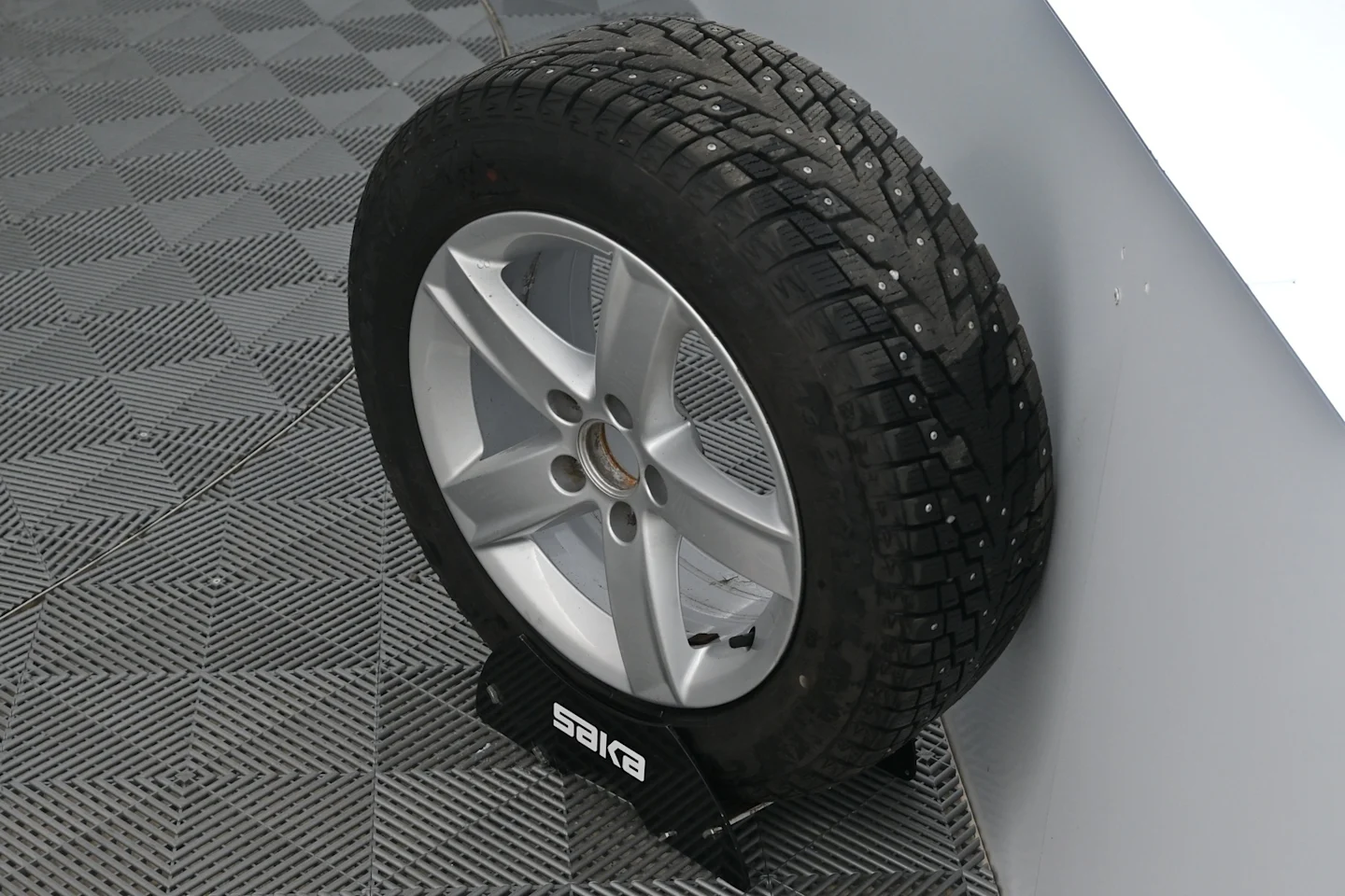 Car Image - 2E6jlw2vdJFrc3lSwAjnuu