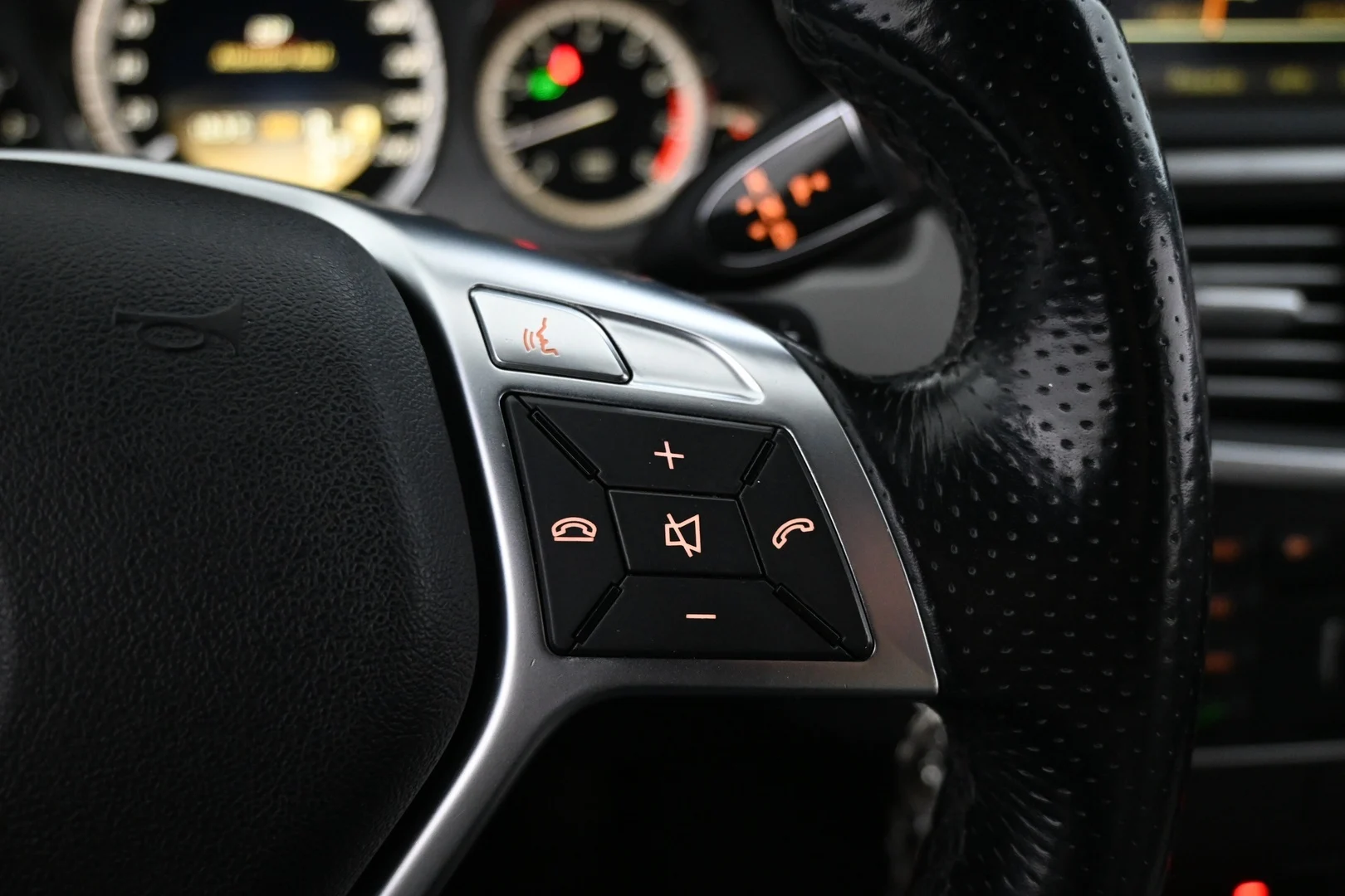 Car Image - 78FMlBl7ee1i6M0O9I2iCp