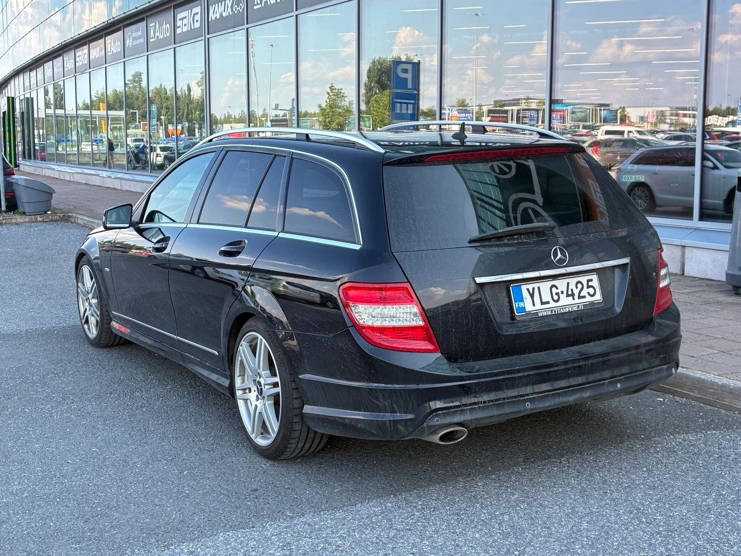 Car Image - 44ZbySEl7xmF8zj8t18bZp