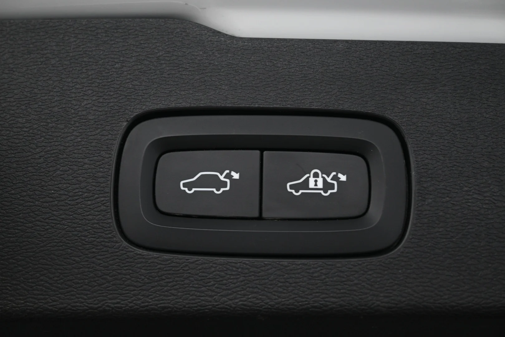 Car Image - 3Vy0y5tGRvFOU68M2GQ4ex