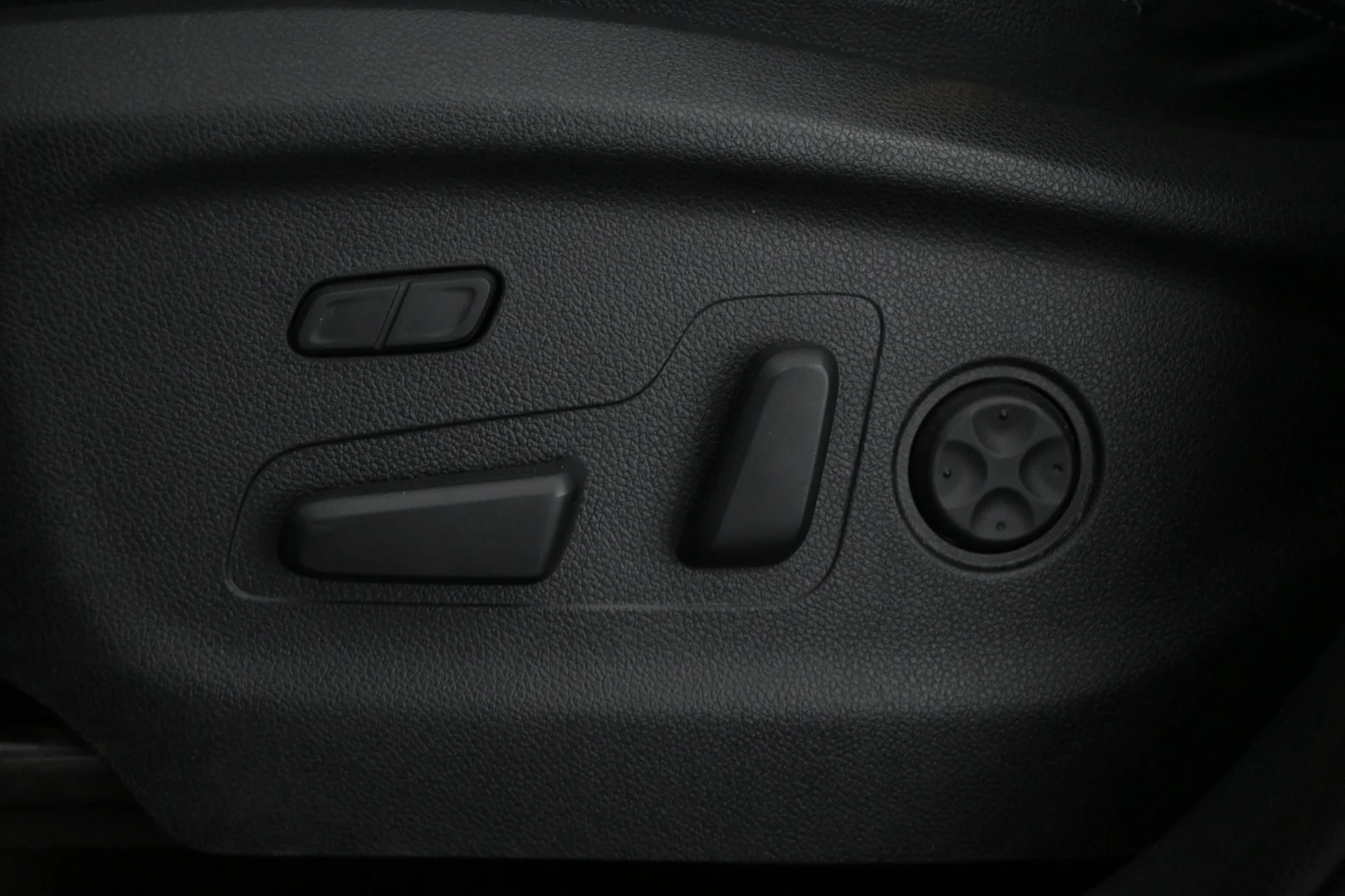 Car Image - 1J4WAiJMBYRmWknlWVXm0p