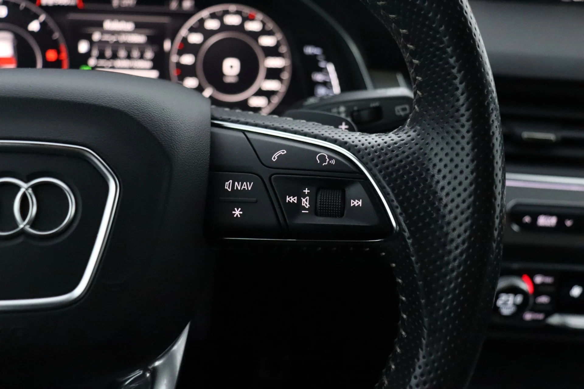 Car Image - ydWVRwgsLxSmb7zYvQ2fG