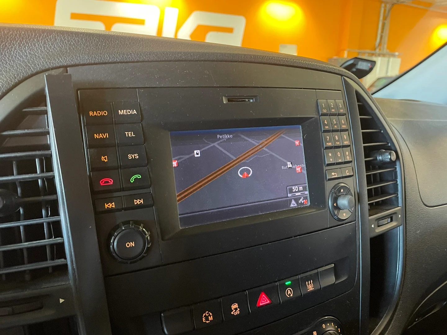 Car Image - 6SojFSv7TnuIqkl8ZYFlxi