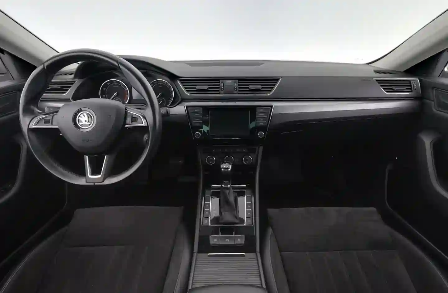 Car Image - 3rhcXen9Avu80hIdzkTKyM