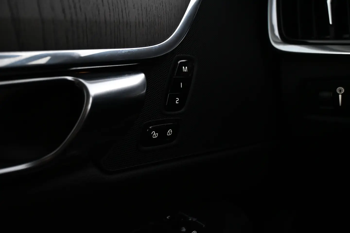 Car Image - 4xaQBJMt9sqErWu7xChVJl