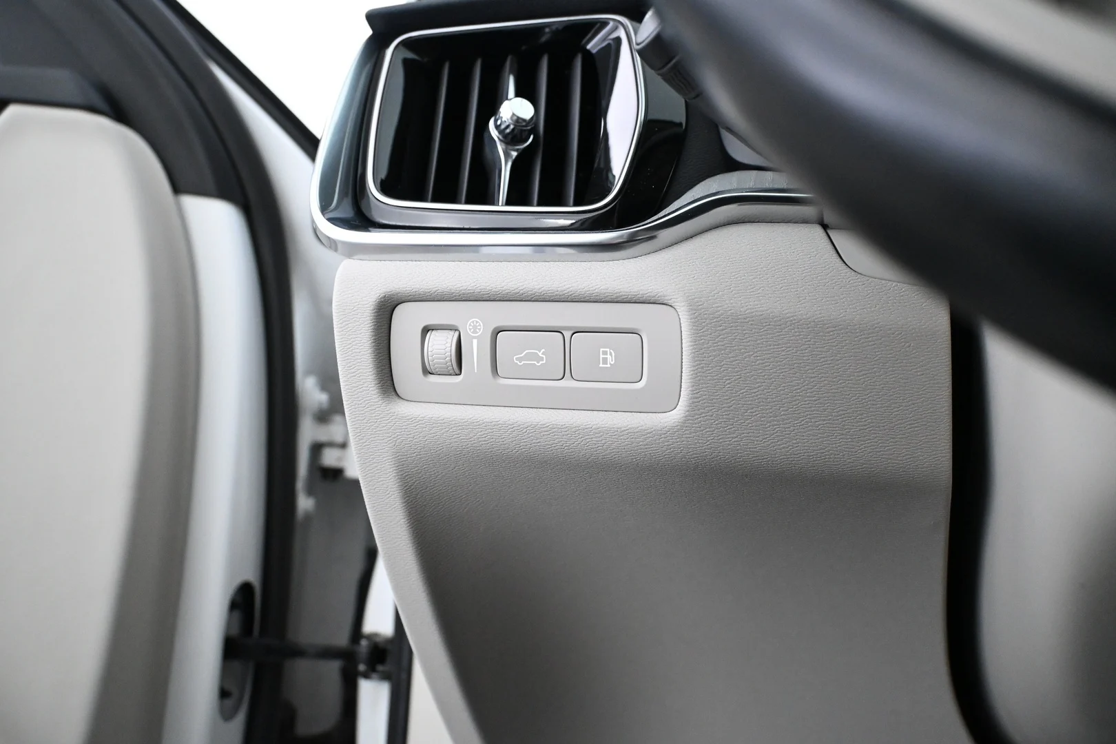 Car Image - BOeo3idWg761DcYUrPY8O