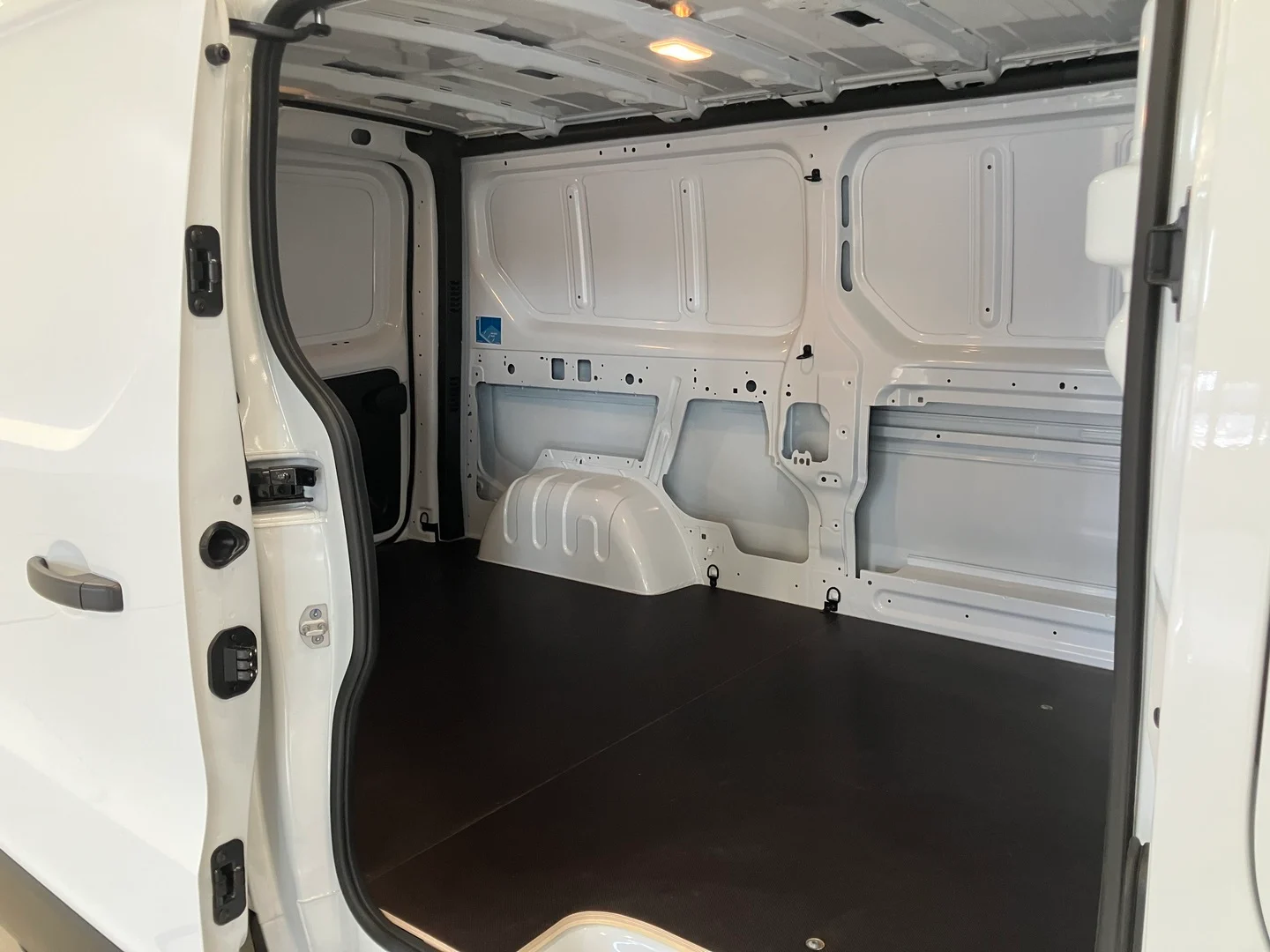 Car Image - l5oU9RhnTTcONWebnu87U