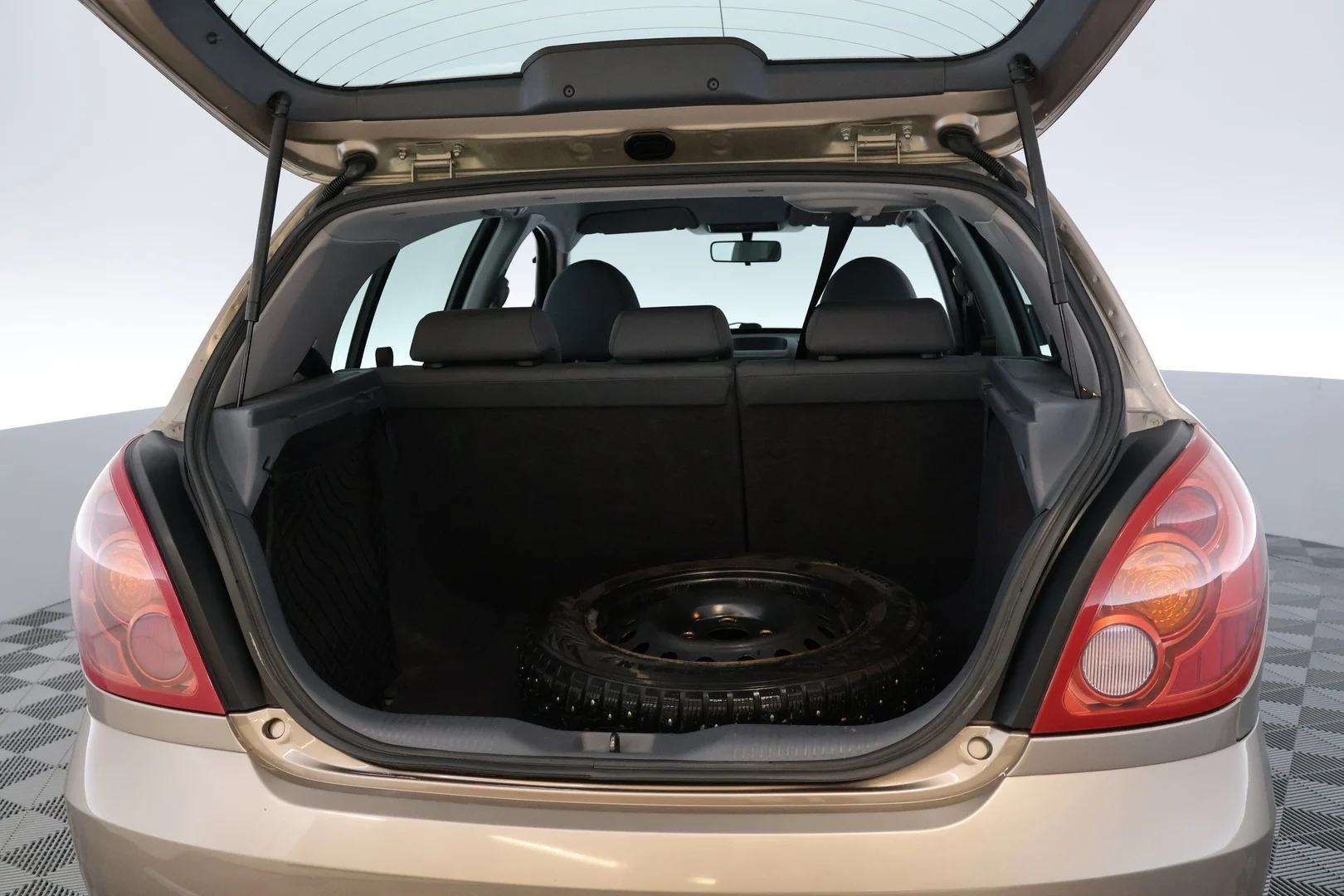 Car Image - 2MceneaPtpm7yngnBO0cO2