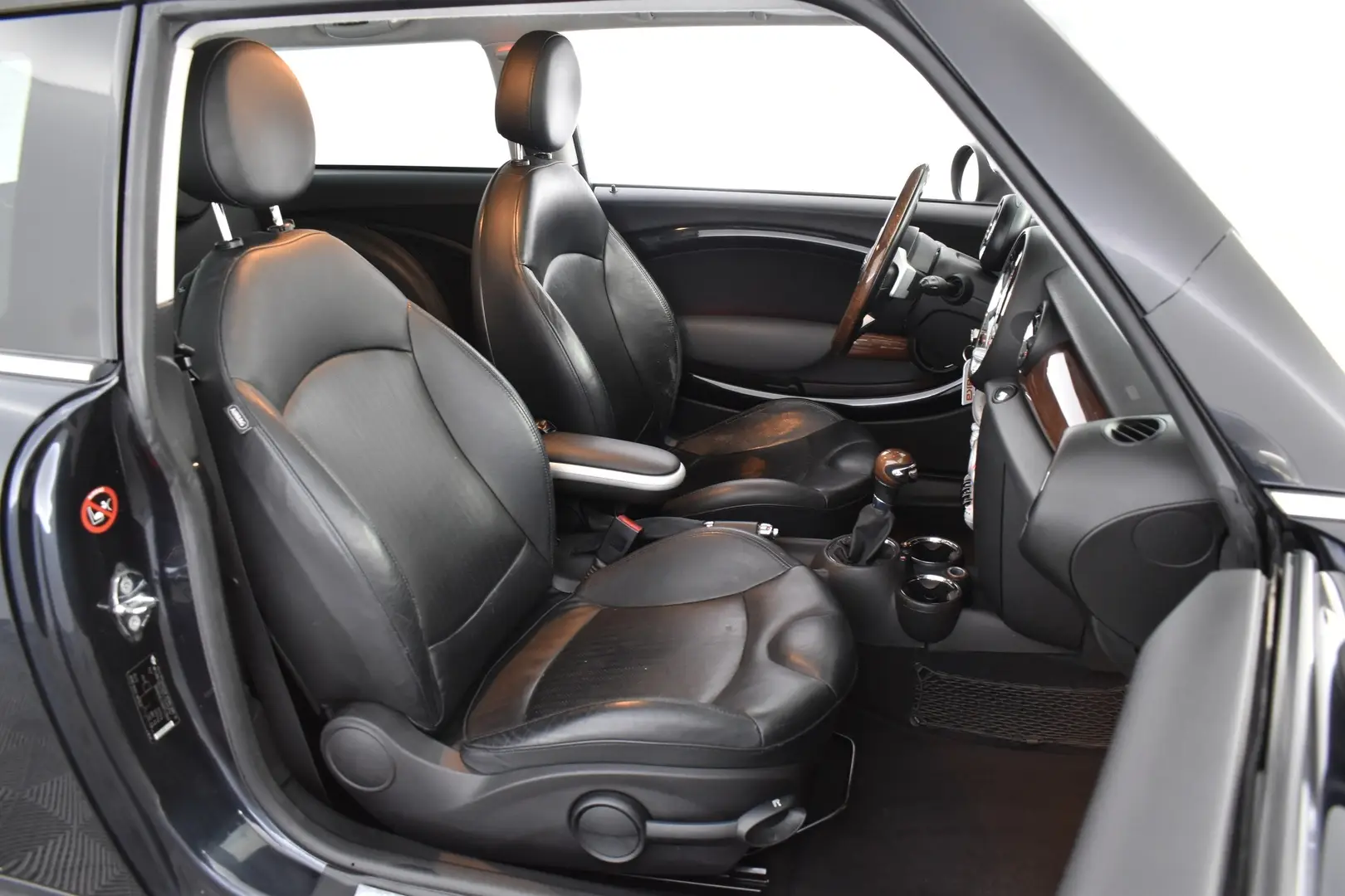 Car Image - 44M3Uwio37nICO6c0tV7Cb